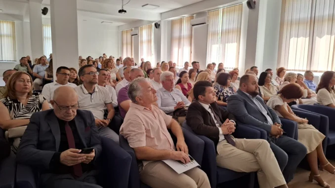I-kongres-alumnista-medicinski-fakultet-foča-III